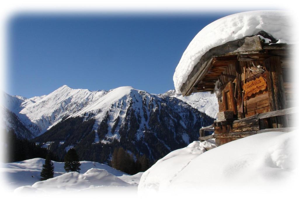 Ferienwohnungen Kroll - Appartements Viktoria Und Landhaus Maria Mayrhofen Szoba fotó